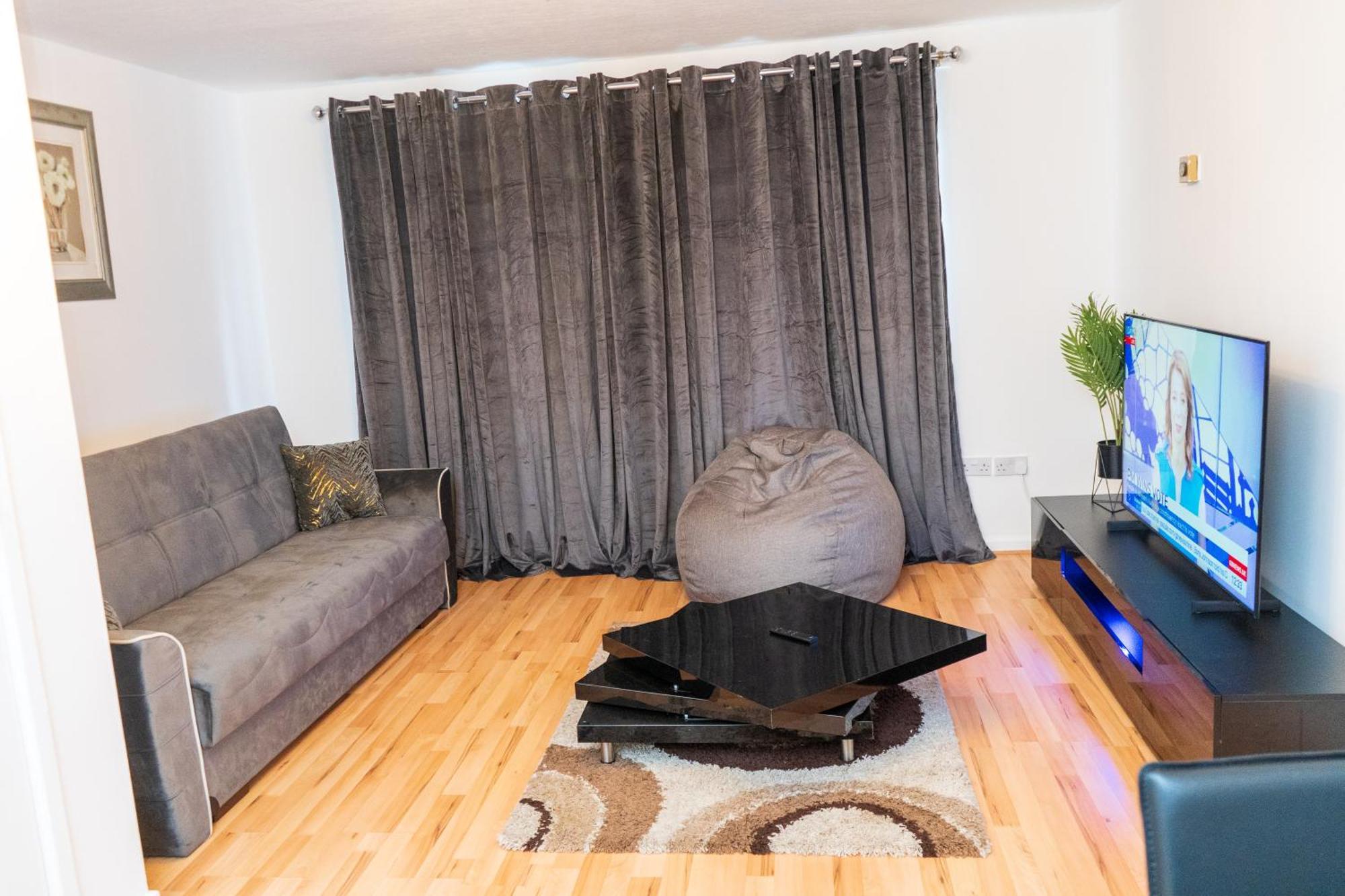 Cosy 2 Bed With Parking Near Piccadilly, Etihad Stadium And Coop Live Sleeps Up To 5 Villa แมนเชสเตอร์ ภายนอก รูปภาพ
